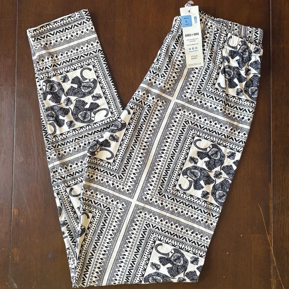 Woman's leggings elephant animal zig zag black white stripes fine line zoo NEW